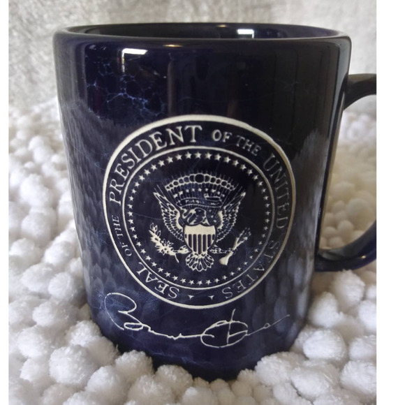 Unlisted Other - SOLD!! Seal of the President of the United States Barack Obama Signed 8oz Mug